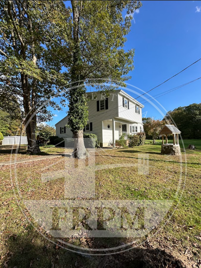 Foto del edificio - {354 Division Rd Dartmouth, MA} 3 Bedrooms...