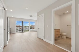 Interior Photo - The Lyle on Broad