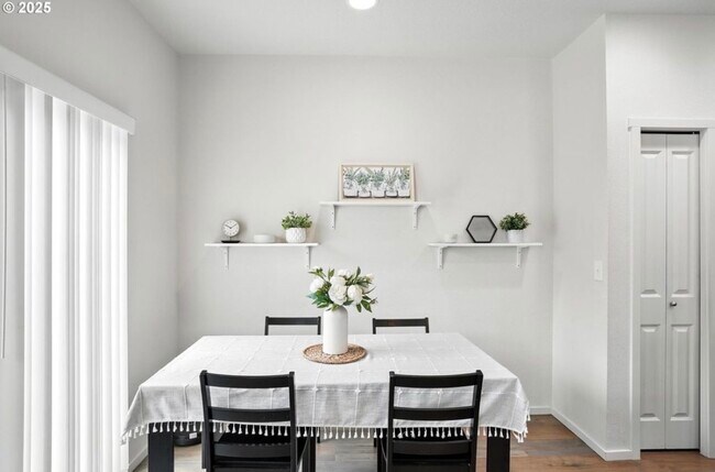 Foto del edificio - 5613 N E 129th Pl