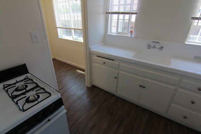 Foto del edificio - 5940 Melrose Ave