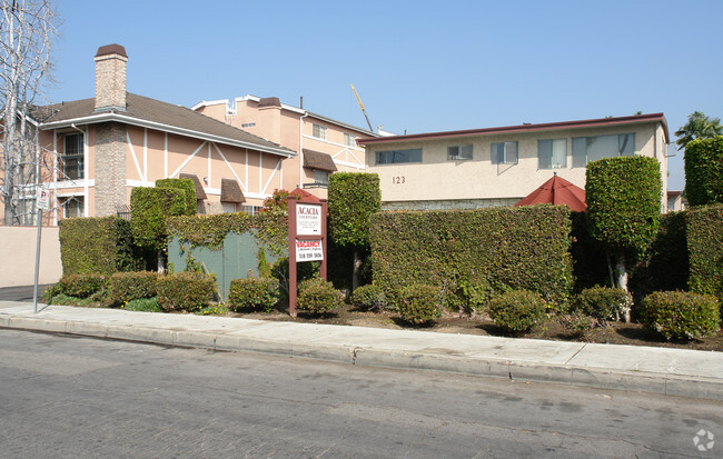 Building Photo - Acacia Courtyard