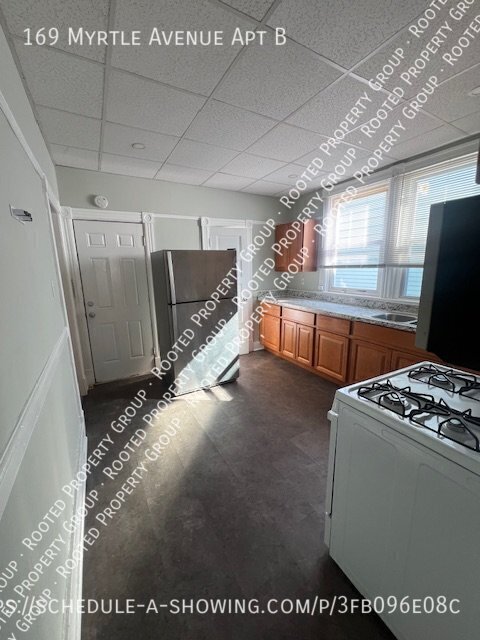 Building Photo - Prime Albany 3 Bedroom; washer/dryer avail...