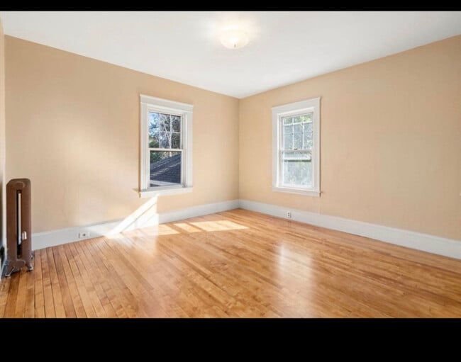 Building Photo - 53 Howland Terrace