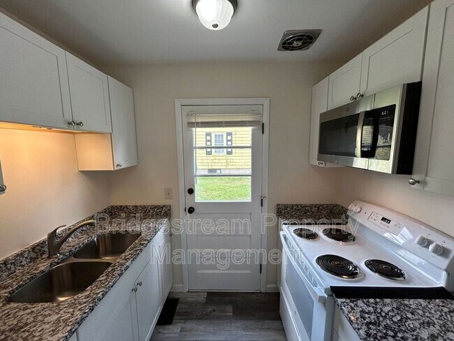 Foto del edificio - 4352 Sunray Rd