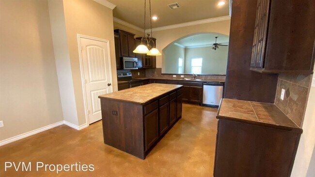 Building Photo - 3140 Stallion Dr