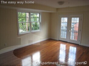 Building Photo - 43-45 Pitman St Unit #201