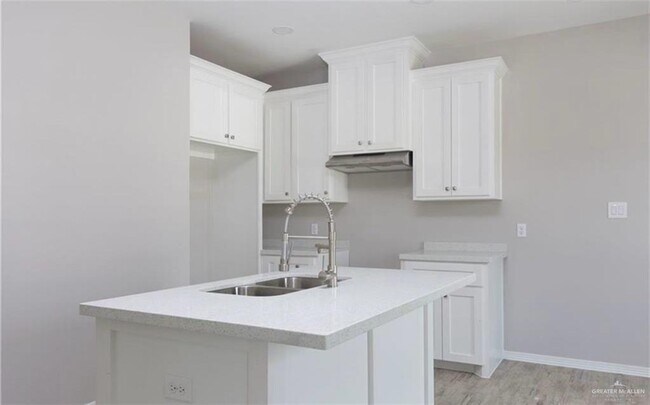 Building Photo - 2423 N Vly Cir