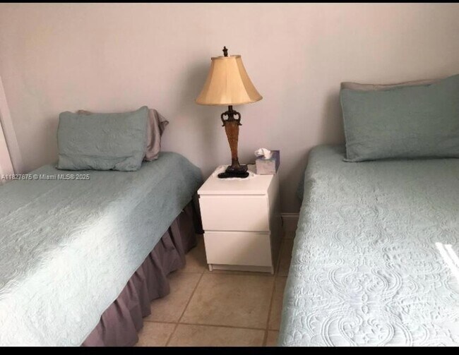 Foto del edificio - 9725 Fontainebleau Blvd