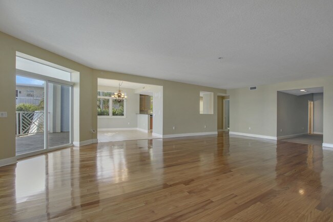 Foto del edificio - 309 E Ocean Avenue 103