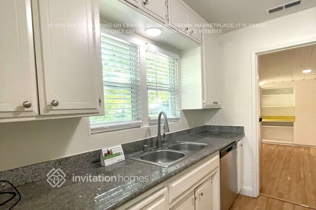 Building Photo - 3096 Yellowstone Ln