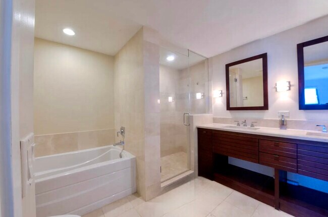 Main bath with dual sinks, tub and shower - 1551 Ala Wai Blvd