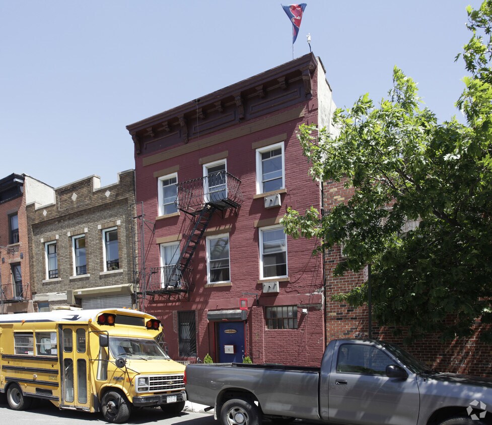Building Photo - 19 Carroll St