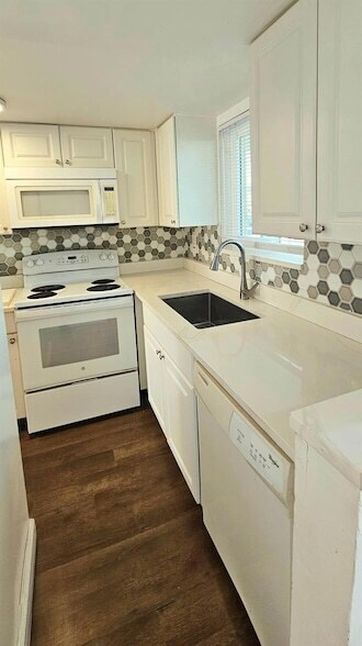 Foto del edificio - 1501 Crescent Cir