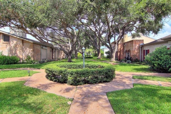 3535 Santa Fe St, Corpus Christi, TX 78411 - Townhouse for Rent in