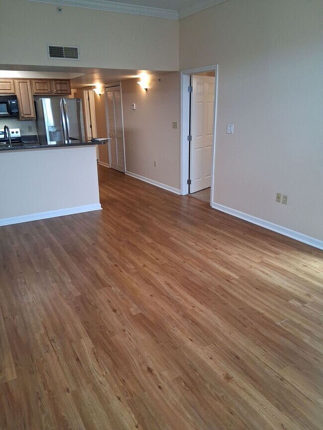 Building Photo - Laurel Station #307 - 3bed/2bath with awesome views of Laurel Avenue! $3350 monthly rent includes...