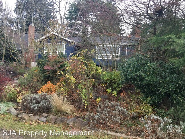 Building Photo - 12710 6th Ave NW