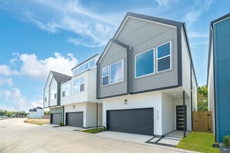 Building Photo - 7707 Inwood Grv Ln