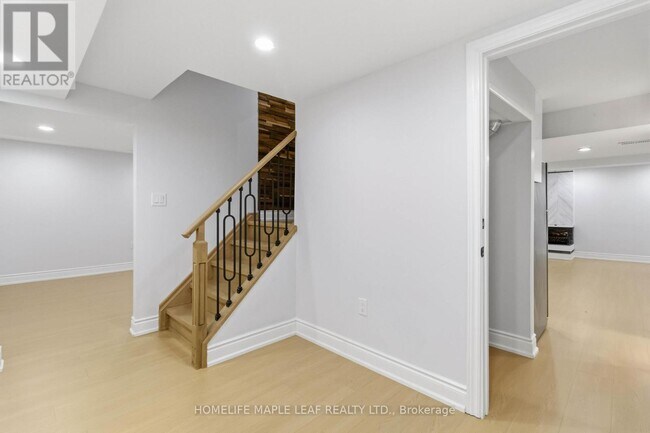 Building Photo - 90 Burgby Ave