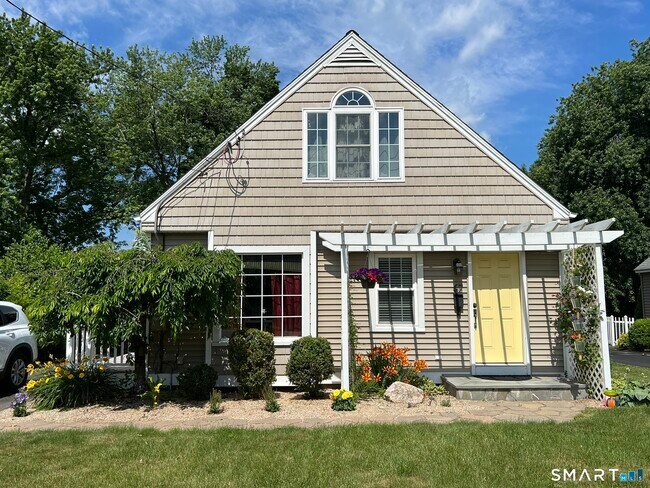 Foto del edificio - 67 Rockwell Ave