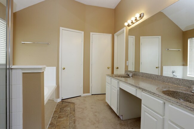 Building Photo - 8115 Solara Bnd