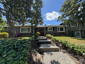 Building Photo - 104 Old Orchard Dr