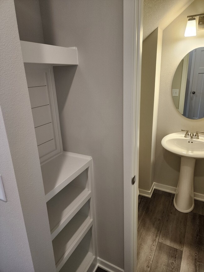 Building Photo - 3963 NE 2nd Ln