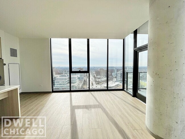 Foto del edificio - 920 S Damen Ave