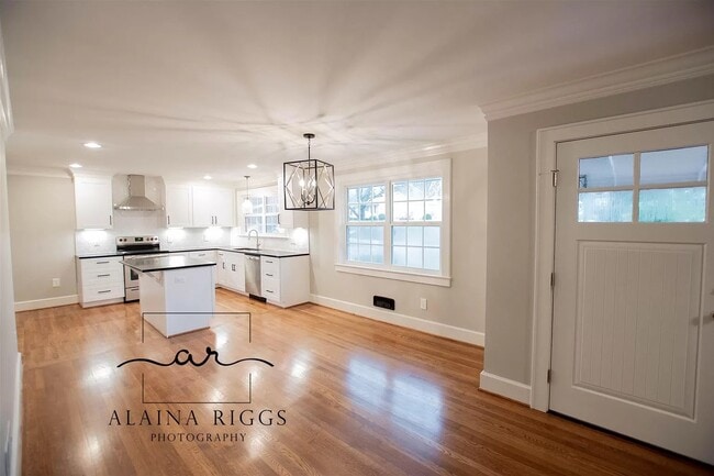 Photo - 126 Vanderbilt Cir House