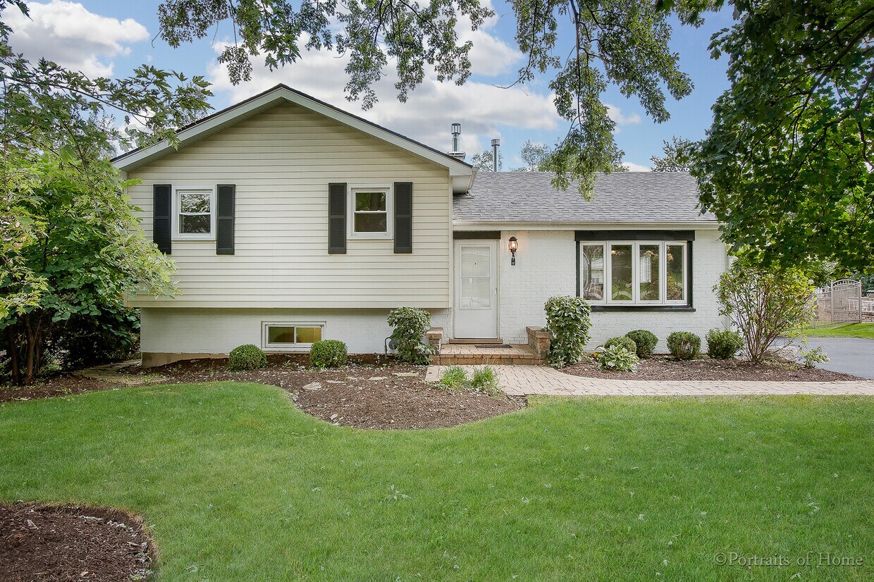 Primary Photo - 1N425 Goodrich Ave