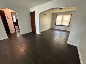 Building Photo - 2434 Akins Dr