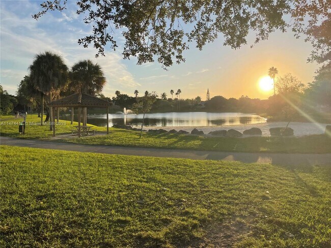 Foto del edificio - 10110 SW 154th Cir Ct
