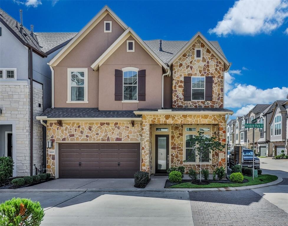 Foto principal - 11015 Ayrshire Park Ln