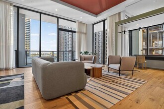 Building Photo - 11 NE 6th St