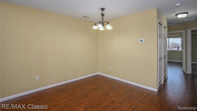 Foto del edificio - 3072 Schoolhouse