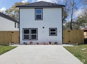 Building Photo - 8715 Bertwood St