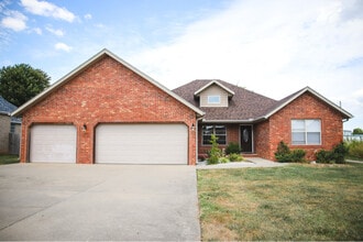 Building Photo - 108 Deer Run