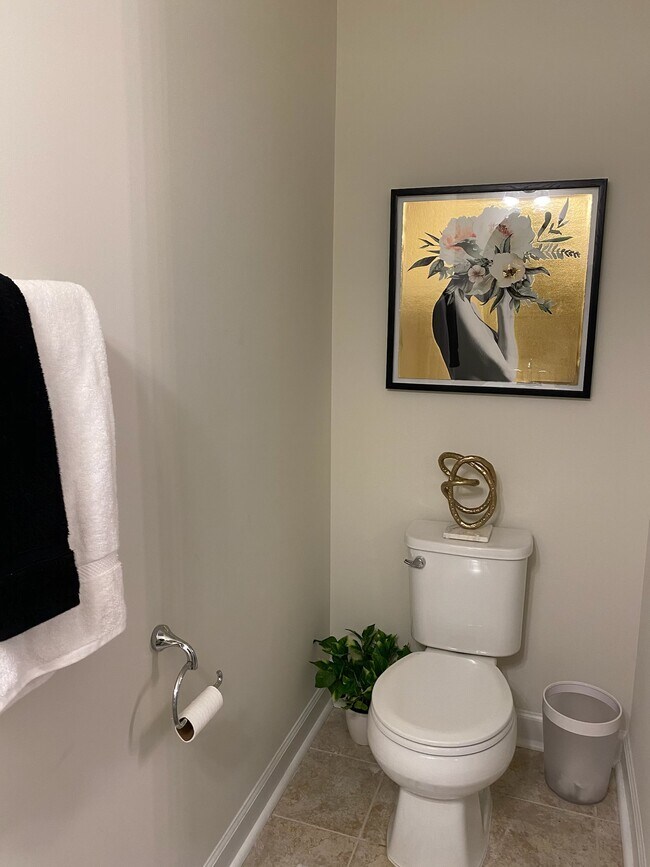 Medio baño de nivel de entrada por etapas - 3009 Saint Josephs Dr