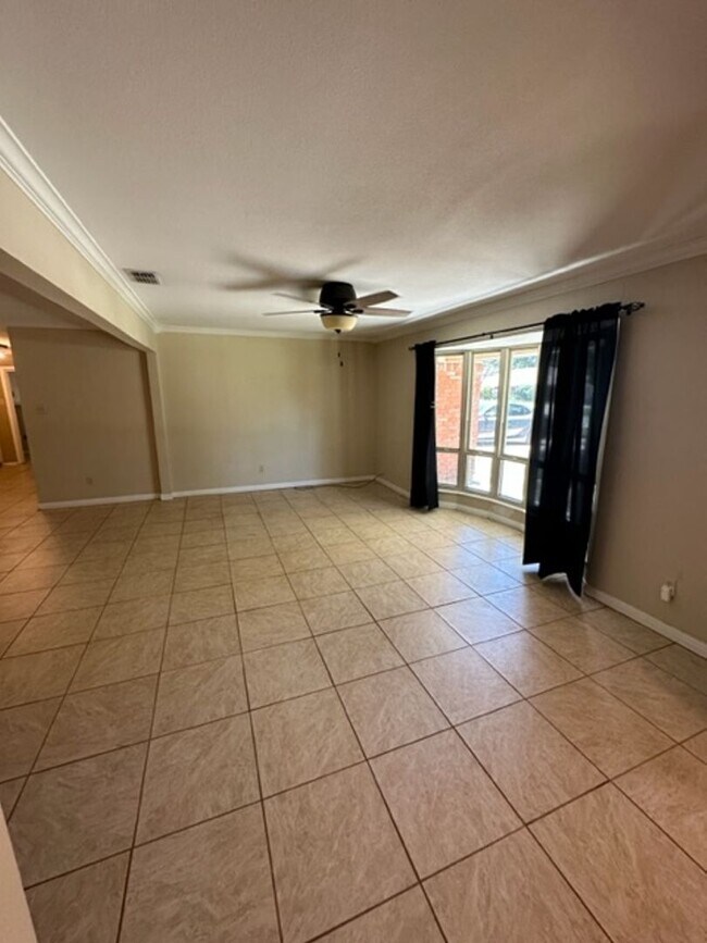 Building Photo - 2482 POST OAK RD