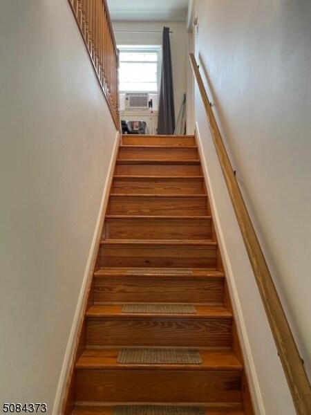 Building Photo - 27 Elmwood Dr
