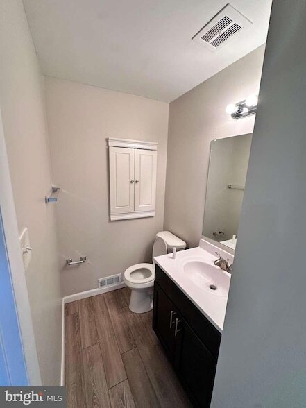 Building Photo - 1438 Boxwood Dr