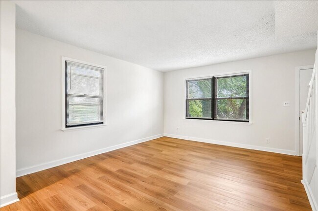 Building Photo - Lovely 3-Bedroom 1 bath End Unit townhome in Deanwood