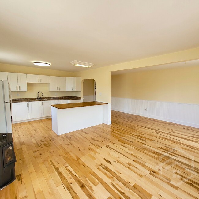 Photo du bâtiment - 2-Bedroom Apartment in Courtland!!
