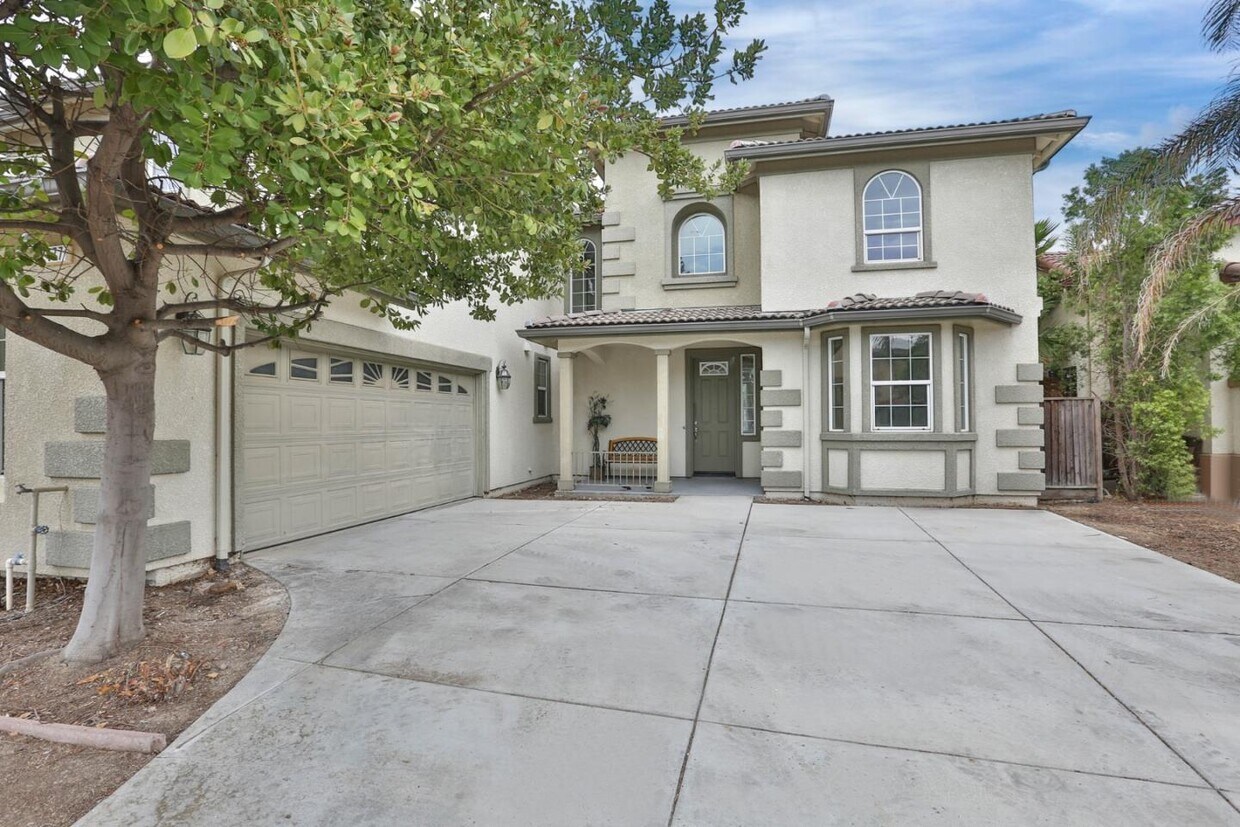 2477 S Mountainside Dr, Los Banos, CA 93635 House for Rent in Los