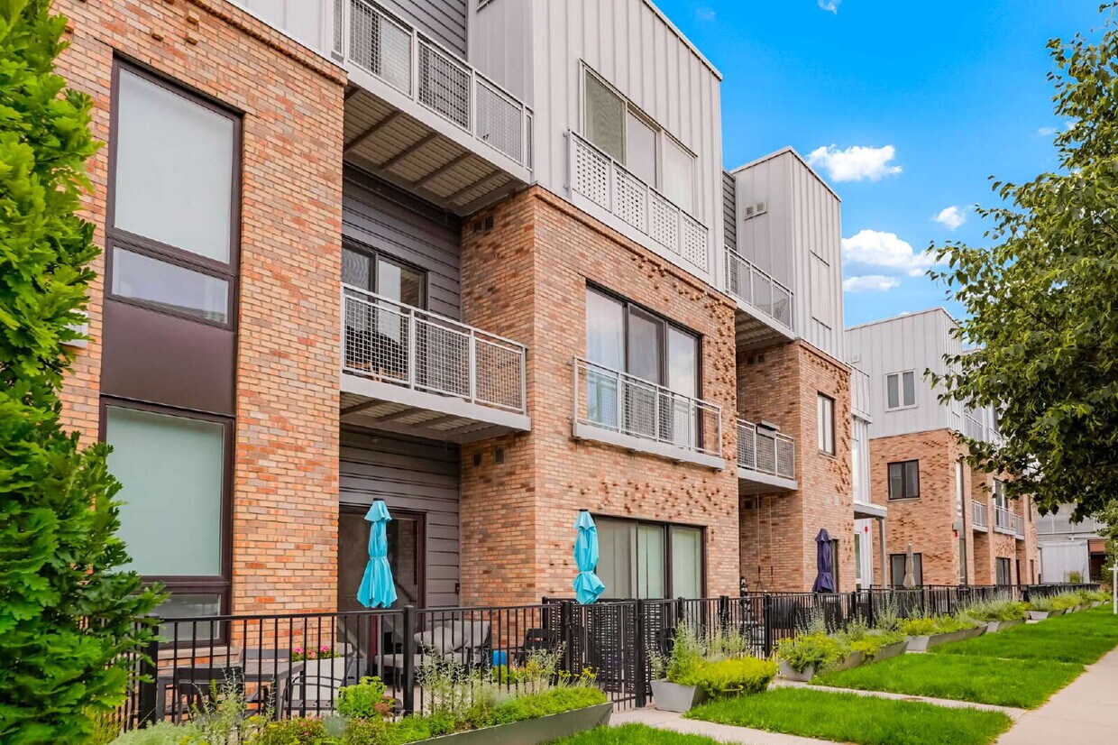 Foto principal - Beautifully Furnished Studio Condo in the ...