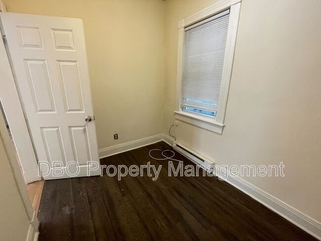 Building Photo - 262 Morton Ave