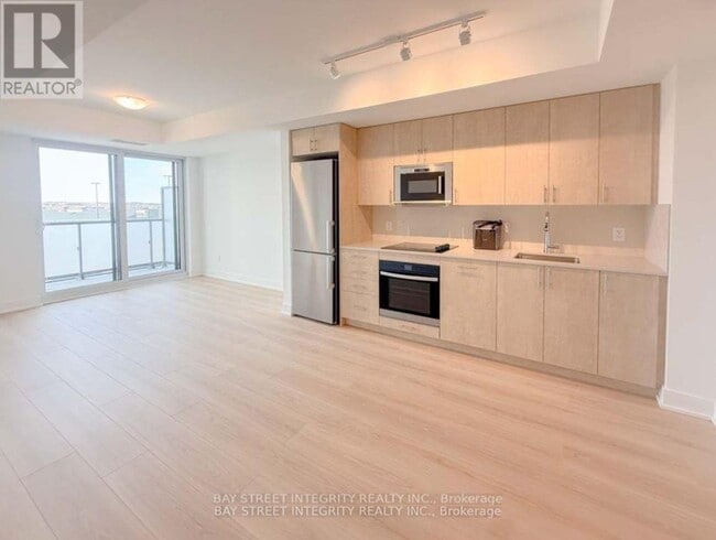 Photo du bâtiment - 2545-2545 Simcoe St N