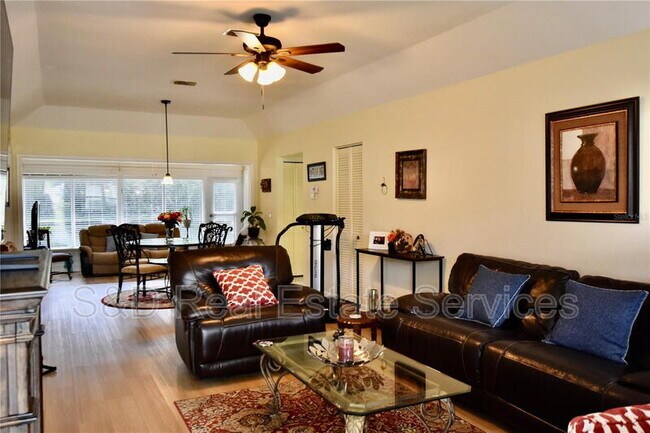 Foto del edificio - 1774 Birchwood Loop