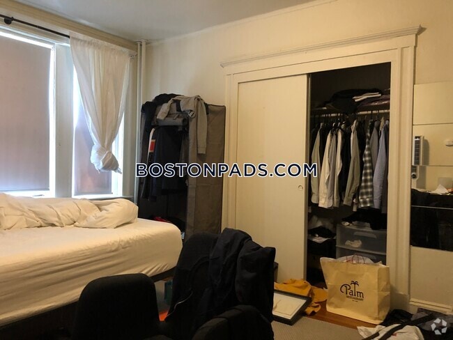 Building Photo - 1163 Boylston St