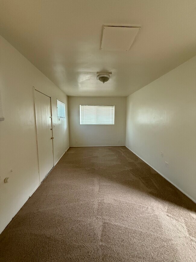 Foto del edificio - 1320 E Adams St