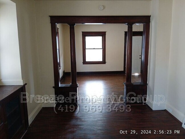 Foto del edificio - 244 Knower St